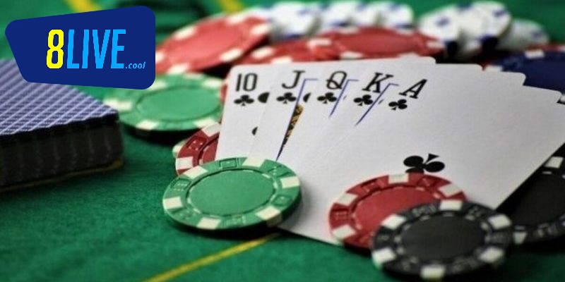 Cách chơi Tiến lên miền Nam và mẹo chơi từ cao thủ 8live 4 Hãy cố gắng xem những quân bài lớn đã ra chưa